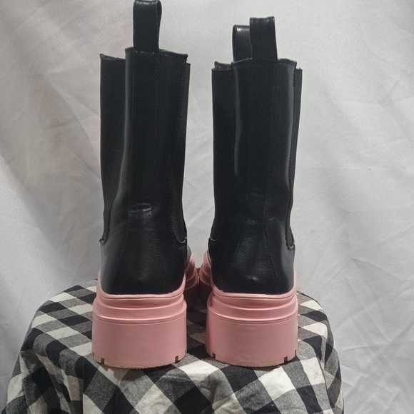Women's Azalea Wang Black and Pink Boots - Picture 2 of 8